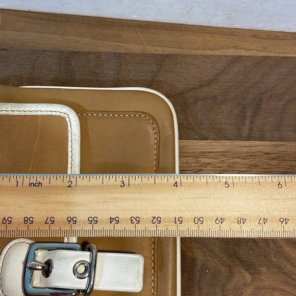 Coach Camel Tan White Trim Leather Classic Neutral Preppy Zip Close Wristlet - Picture 12 of 13